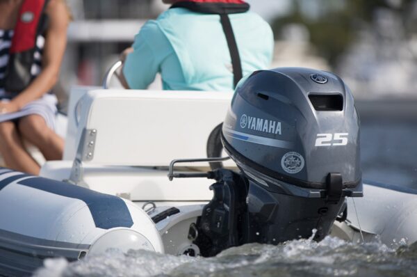Yamaha 25hp Outboard | Remote Mechanical, Electric Start, 15" Shaft | F25SC - USED - Image 3